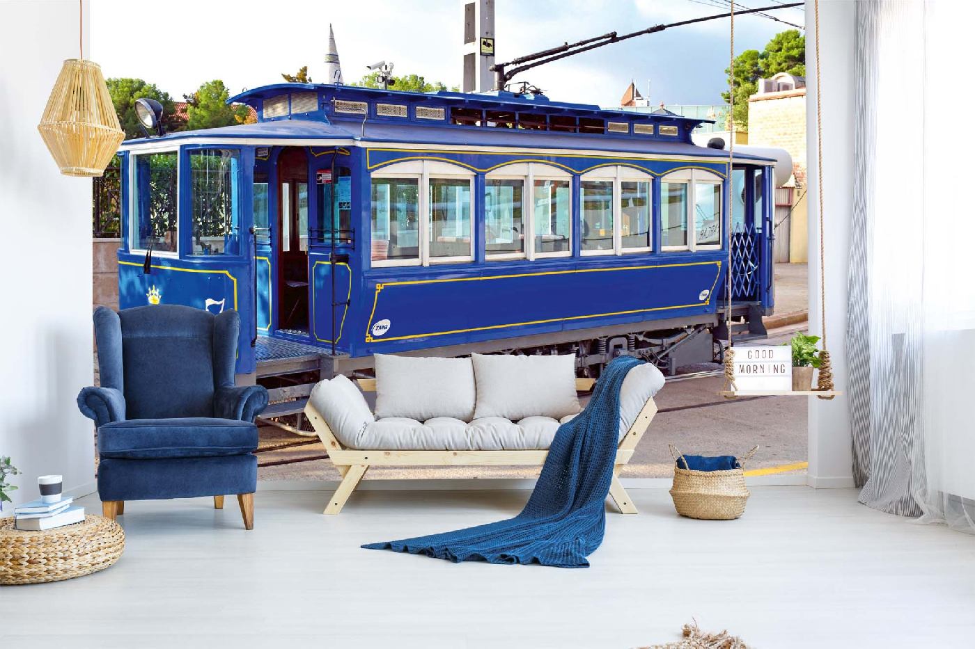Samolepicí vliesová fototapeta Stará modrá tramvaj 375 x 250 cm