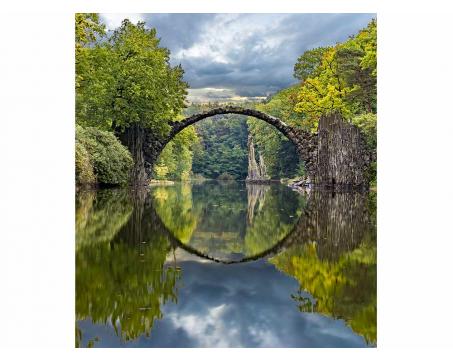 Vliesová fototapeta Krajina s obloukovým mostem 225 x 250 cm