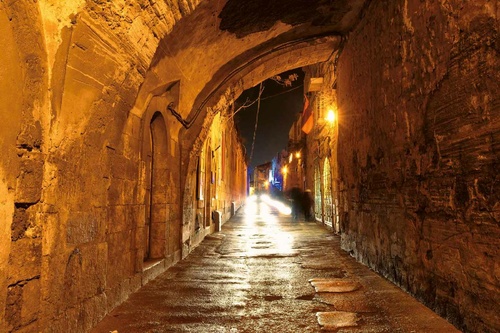 Vliesová fototapeta Noční ulice Jeruzaléma 375 x 250 cm
