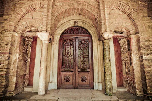 Vliesová fototapeta Starověké kostelní dveře 375 x 250 cm