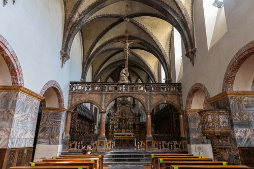 Vliesová fototapeta Kostel Sant'Orso 375 x 250 cm