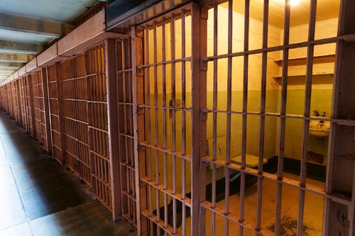 Vliesová fototapeta Americké vězeňské cely 375 x 250 cm