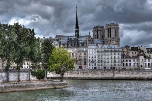 Vliesová fototapeta Pařížské budovy 375 x 250 cm