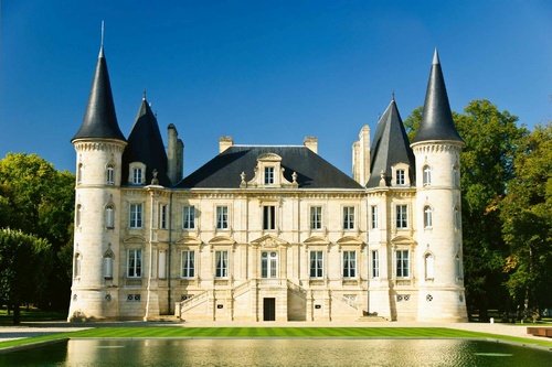 Vliesová fototapeta Chateau Pichon Baron, Francie II. 375 x 250 cm