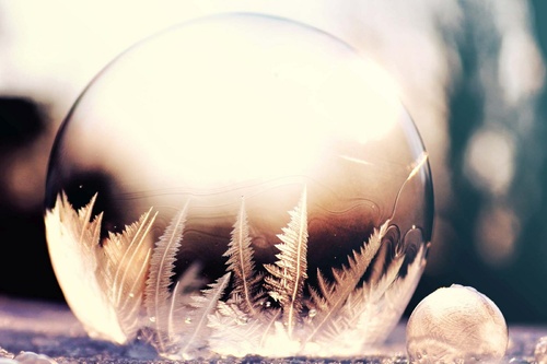 Vliesová fototapeta Zamrzlá bublina 375 x 250 cm