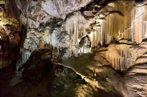 Vliesová fototapeta Jeskyně 375 x 250 cm