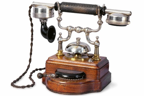 Vliesová fototapeta Staromódní telefon 375 x 250 cm