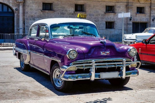 Vliesová fototapeta Auto na ulici Havany 375 x 250 cm