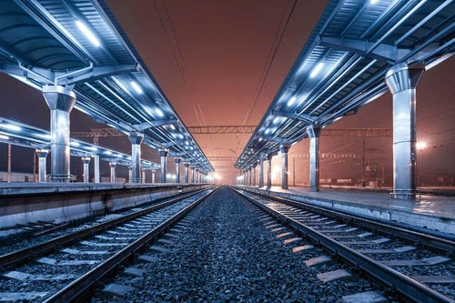 Vliesová fototapeta Vlakové nádraží v noci 375 x 250 cm