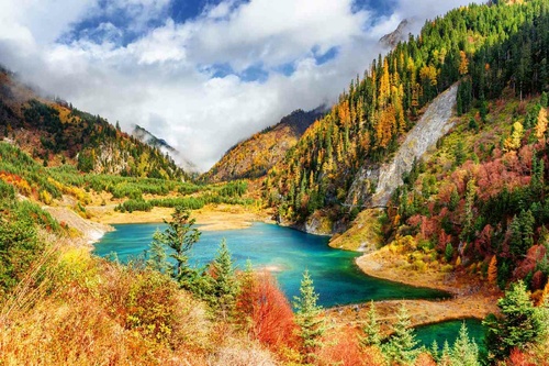 Vliesová fototapeta Podzimní krajina s jezerem 375 x 250 cm