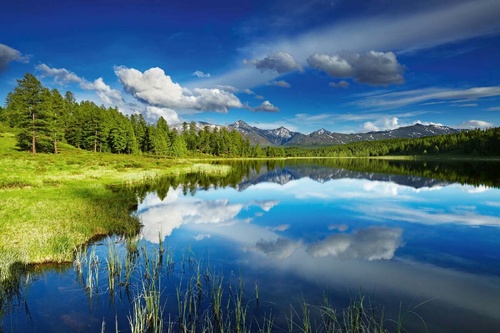 Vliesová fototapeta Jezero v pohoří Altai 375 x 250 cm