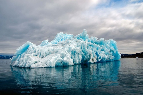 Vliesová fototapeta Modrý ledovec 375 x 250 cm