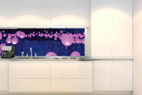 Fototapeta do kuchyně - Fialové zahradní osvětlení 180 x 60 cm