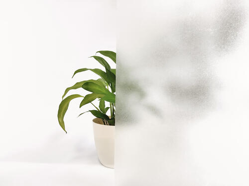 61-001 Průsvitná fólie na okno Jemný písek – šíře 61 cm